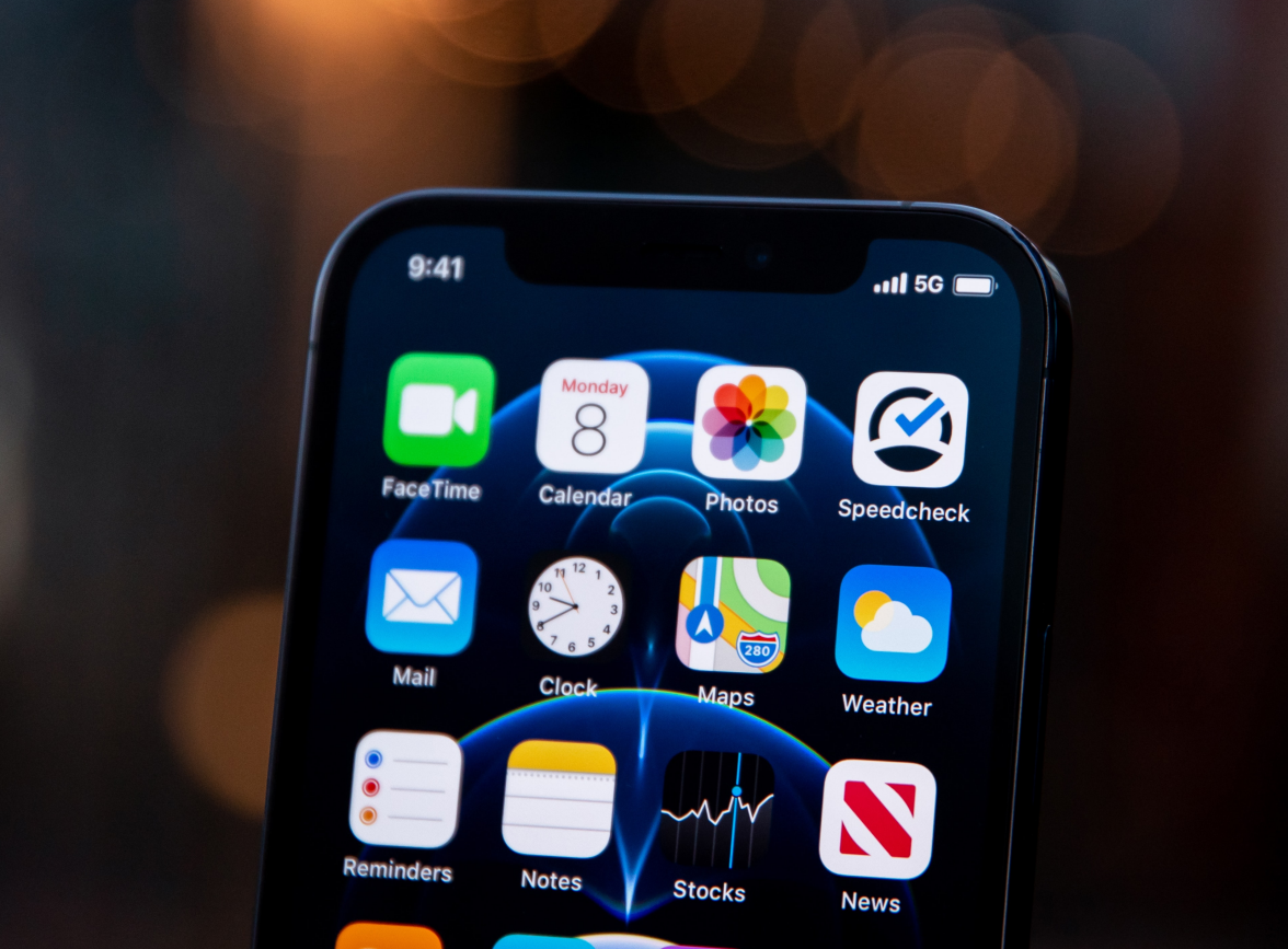 香坊苹果手机维修分享为什么 iPhone 12 在冬季会自动关机 